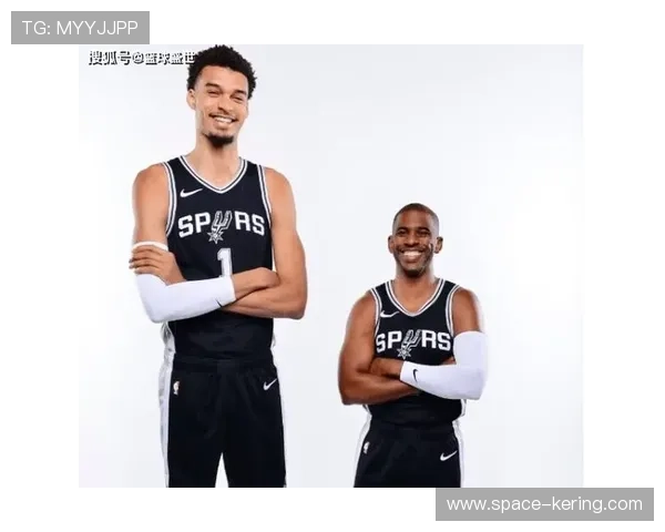 文班亚马与库里赛后拥抱,新老MVP交流引关注